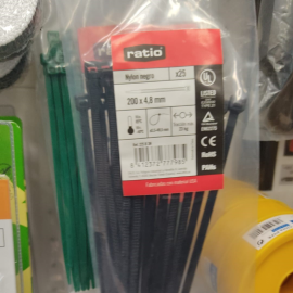 BRIDA NYLON NEGRA 200X4,8 25 PZAS