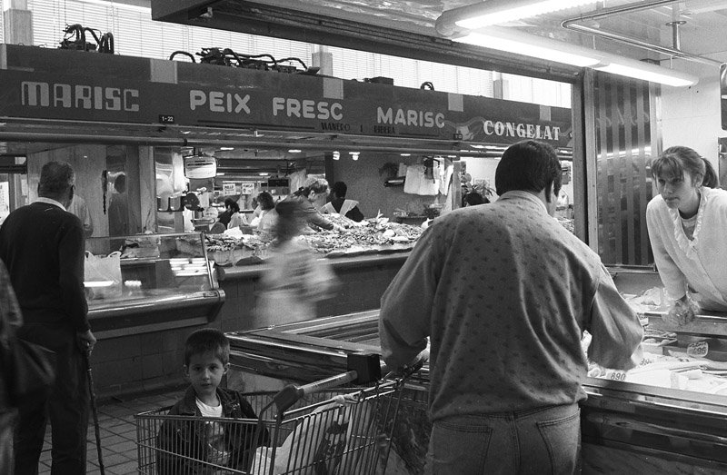 Mercat tradicional en blanc i negre 1992-04